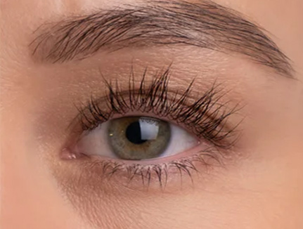 ciglia lunghe e forti